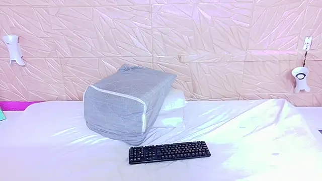 nina bae online show from April 7, 9:17 pm