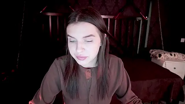 SecretKiraa online show from April 5, 6:01 am