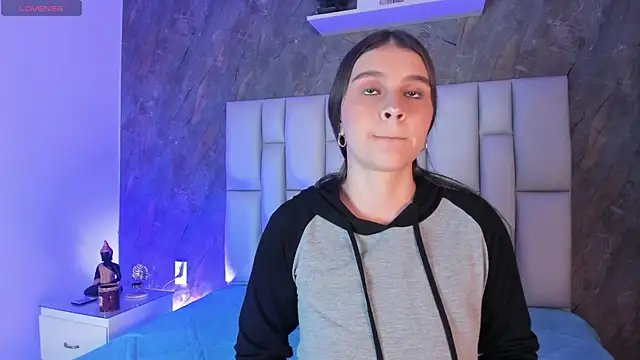 lya gomez online show from March 31, 3:06 am