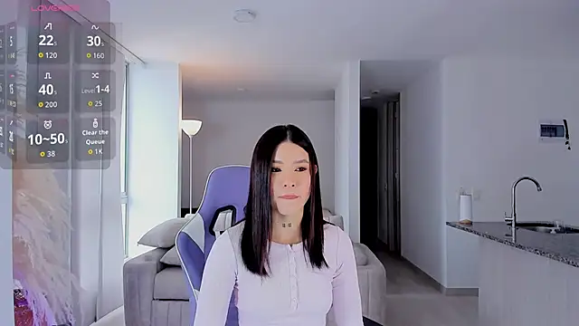 sofiawiliams online show from April 15, 1:22 pm