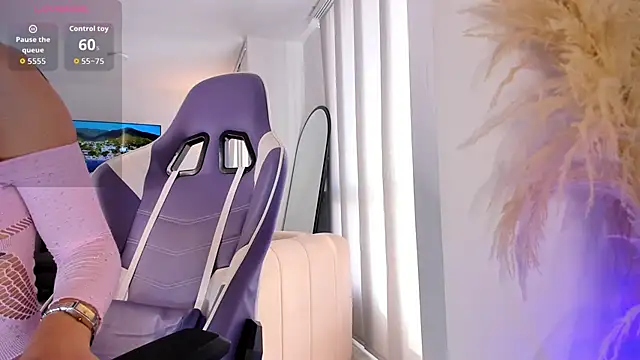 sofiawiliams online show from March 31, 12:38 pm