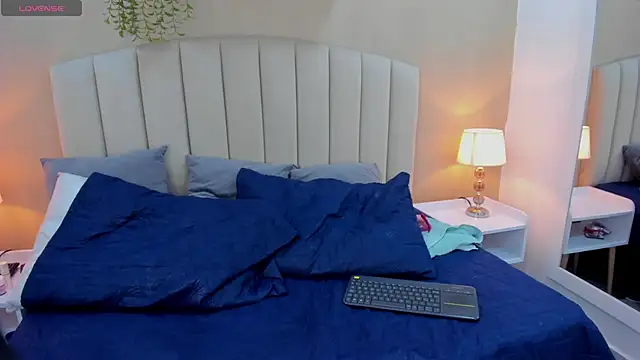 sara kitten19 online show from February 24, 3:21 pm