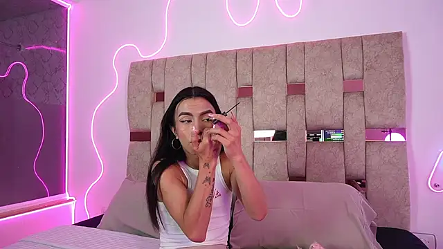 Fernanda thail  online show from April 14, 7:36 pm