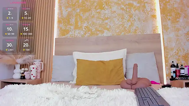 julietta pink online show from April 15, 12:39 pm