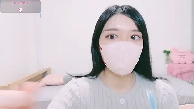 natsuka-chan online show from April 14, 10:59 am