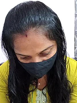 Shaliniqueen online show from June 20, 9:57 am