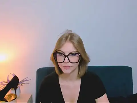 StormiSmooth online show from March 31, 11:21 am