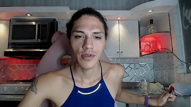 CrisOzzz online show from March 25, 6:44 pm