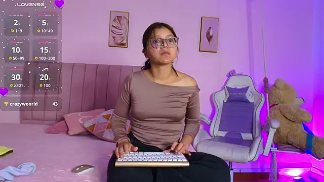 Zoow bluussh online show from March 5, 12:12 pm