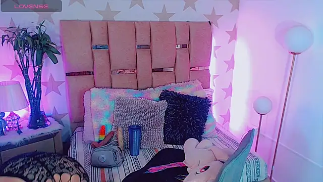 hot luckyangel01 online show from April 23, 12:29 pm