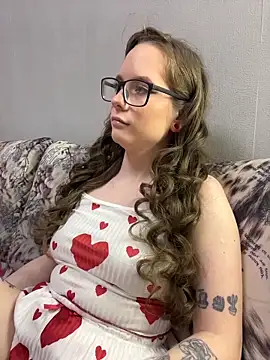 DivaAurum online show from March 6, 7:09 pm