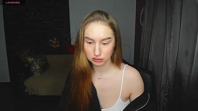 AlicaFoxis online show from March 3, 7:09 pm