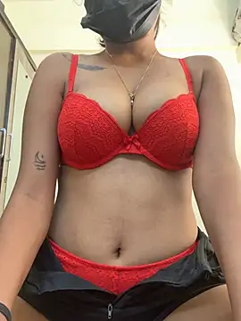 Nainahotty online show from February 25, 5:33 pm