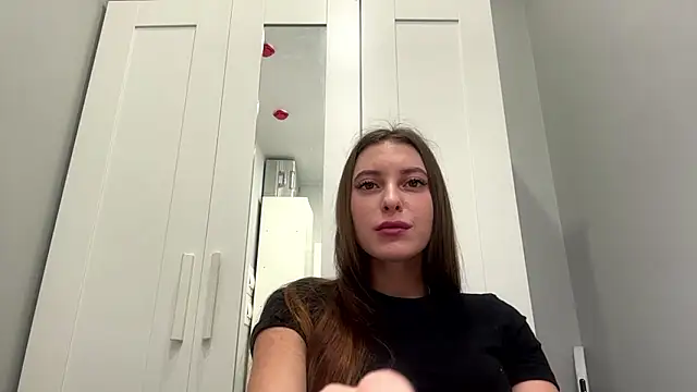 selena favn online show from March 6, 3:23 am