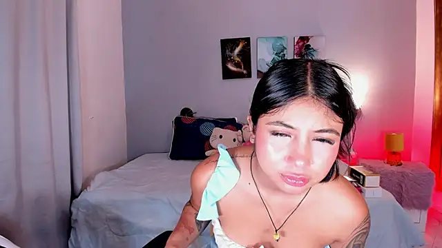 KimTaylorW online show from July 6, 2:39 am