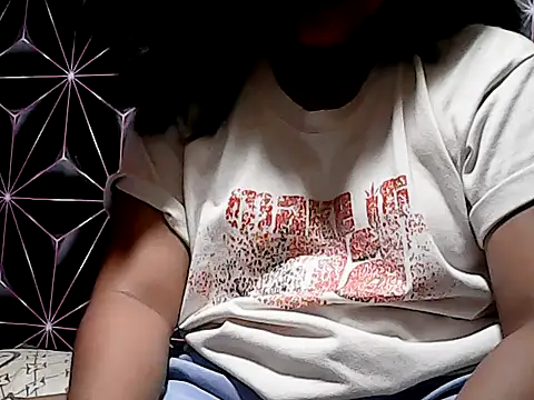 Flowerbebe online show from June 8, 1:12 pm