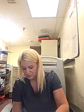 LadyB07 online show from April 29, 5:04 pm