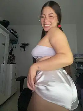 Lizziegrey001 online show from April 1, 12:00 am