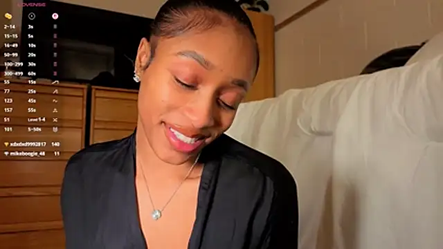 cutieeeva1 online show from April 12, 2:47 am