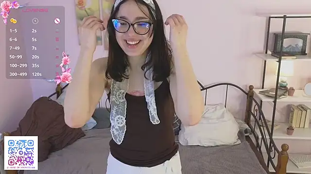 Bell Menis online show from April 8, 2:30 pm