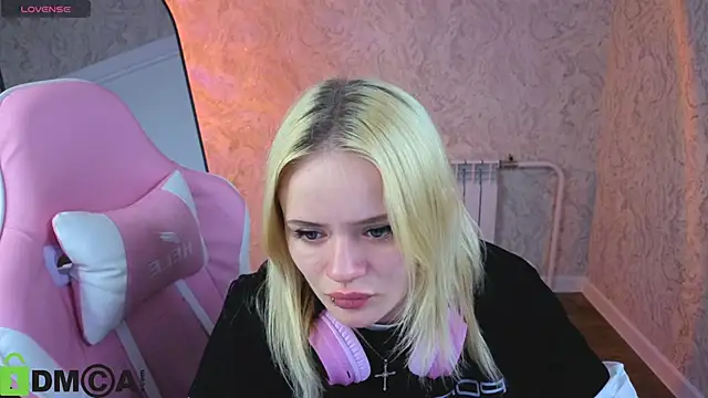 Tessa Ashe online show from April 14, 9:42 am