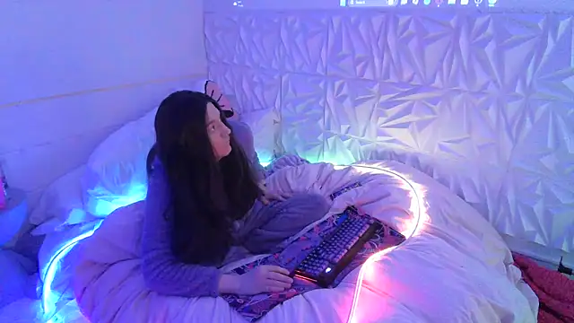 Moongirl117 online show from March 3, 5:24 am