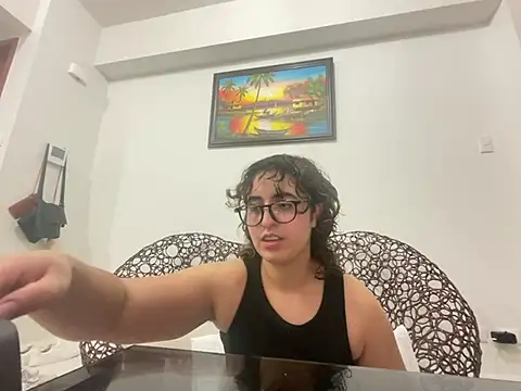 yassiestar online show from February 25, 6:50 pm