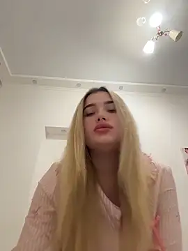 TiffanyCouture online show from March 1, 6:07 pm