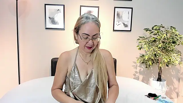 Victoria Firee online show from April 6, 12:06 pm