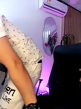 ritzabeth daniel online show from April 8, 1:30 am