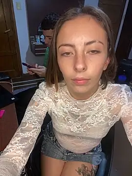 parejahot77 online show from April 15, 1:50 am