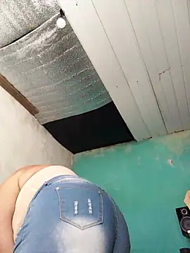 momismilf544 online show from April 12, 2:53 pm