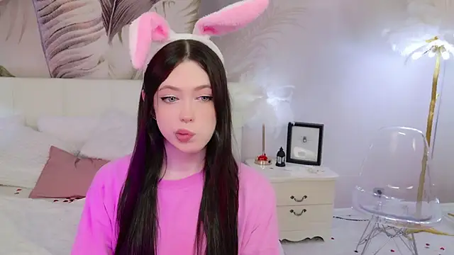 lizzy wells online show from March 2, 8:59 pm