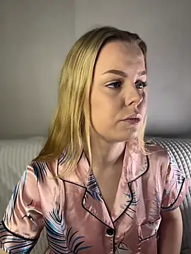 Divine Caress online show from March 27, 9:15 pm