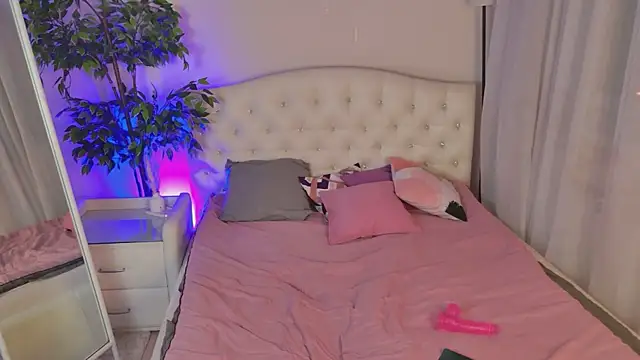 Nami Umi online show from April 1, 10:29 pm