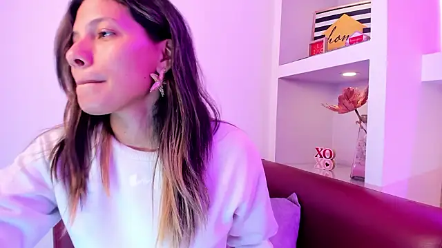 EmmaSanchez  online show from March 27, 8:31 pm