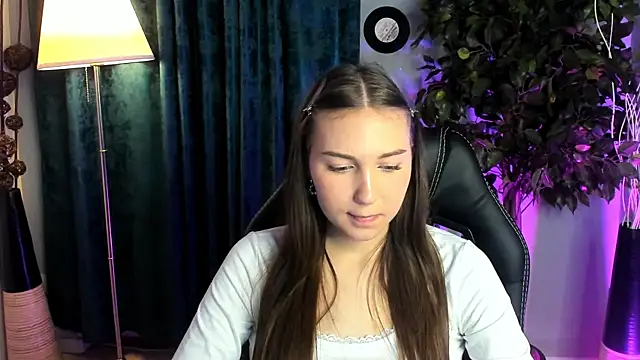 OliviaLang online show from March 20, 1:27 pm