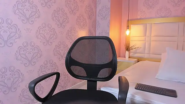 ariana pocahontas online show from March 28, 8:36 am