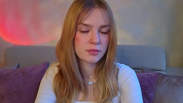 cyberl0ve  online show from March 17, 3:16 pm