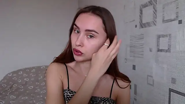 yourameliaa online show from April 11, 10:19 am