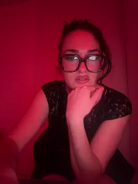 Claraaaaa06 online show from April 14, 7:14 pm