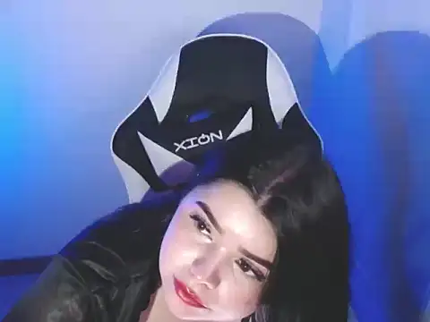 CarolinaLee12 online show from April 1, 4:13 am