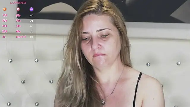 MellanieBliss online show from April 8, 4:47 am