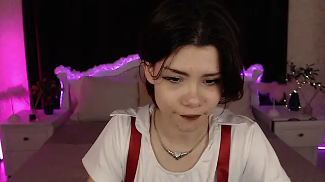 llittle-peachh online show from March 12, 6:10 pm