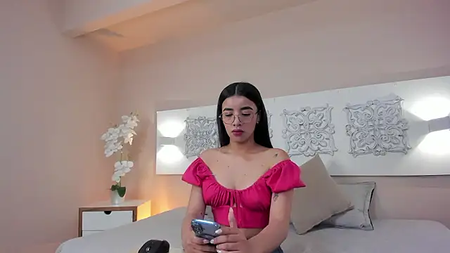 lunaloverss  online show from March 9, 1:47 pm