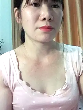 Bondgirl 9 online show from April 8, 8:16 am