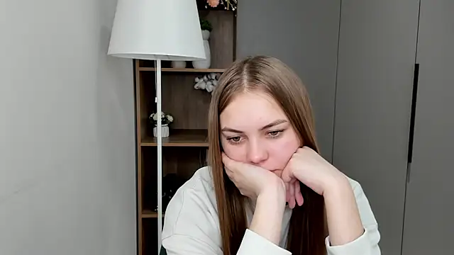 MindiFollman online show from March 10, 6:28 am