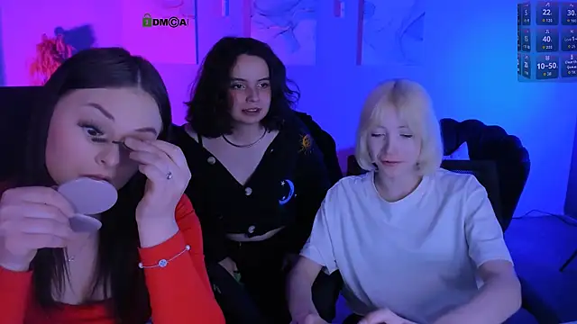 miss courtney  online show from April 23, 11:50 am