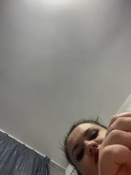 julietalovee online show from March 19, 5:06 pm