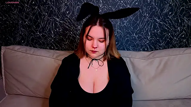 Lil  devil online show from April 11, 7:45 am